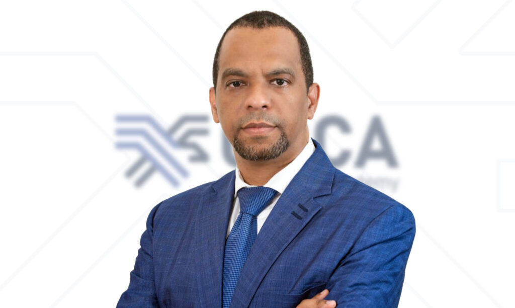Retrato profesional de Edgar Morrobert, instructor en riesgos TI en GRCA Leadership Academy